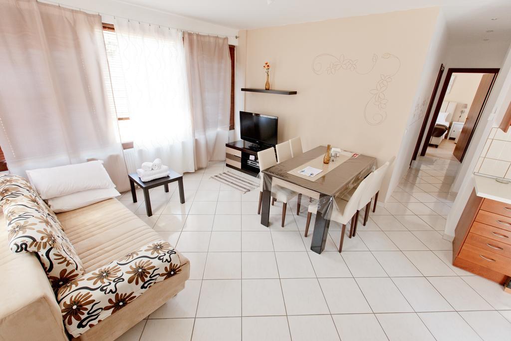 Villa Fun & Sun يميناريا المظهر الخارجي الصورة